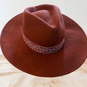 Universal Thread Rust Hat with Patterned Band